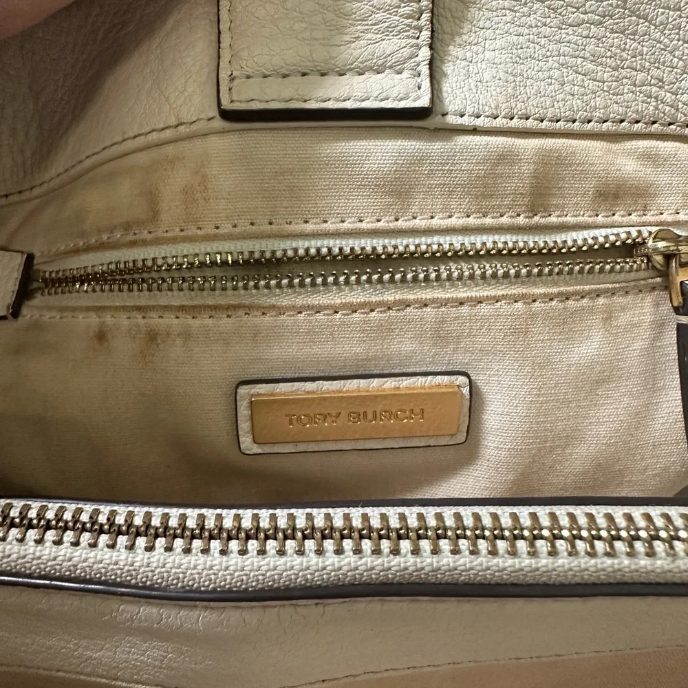 Tory Burch Chelsea Pebble Leather Slouchy Tote Shoulder Bag in Ivory - Picture 10 of 12